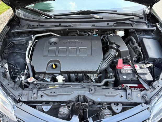 Toyota Corolla SE (1.8L 4cyl 2A) 2018 Black