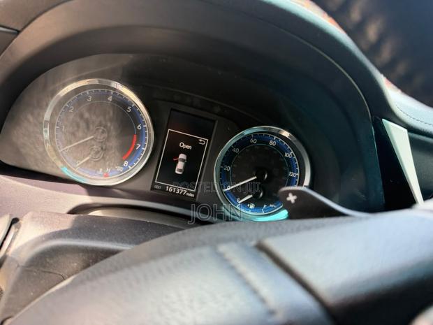 Toyota Corolla SE (1.8L 4cyl 6M) 2019 Gray