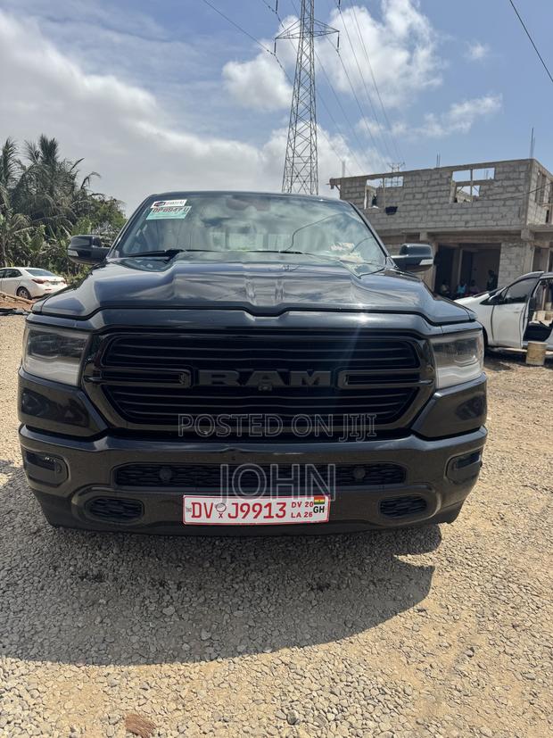RAM 1500 2021 Black