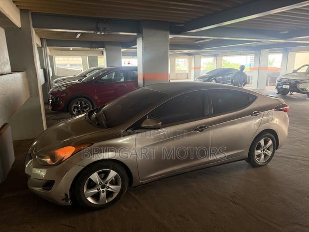 Hyundai Elantra 2011 Beige