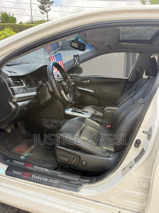 Toyota Camry SE V6 4dr Sedan (3.5L 6cyl 6A) 2013 White