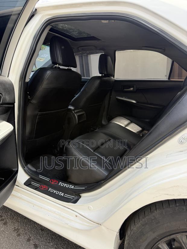 Toyota Camry SE V6 4dr Sedan (3.5L 6cyl 6A) 2013 White
