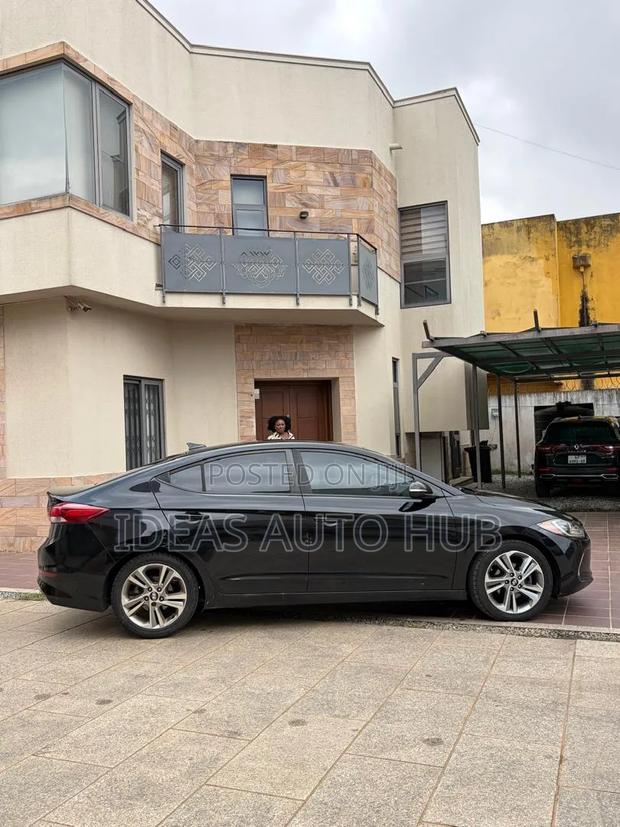 Hyundai Elantra SE Sedan FWD (2.0L 4cyl 6M) 2017 Black