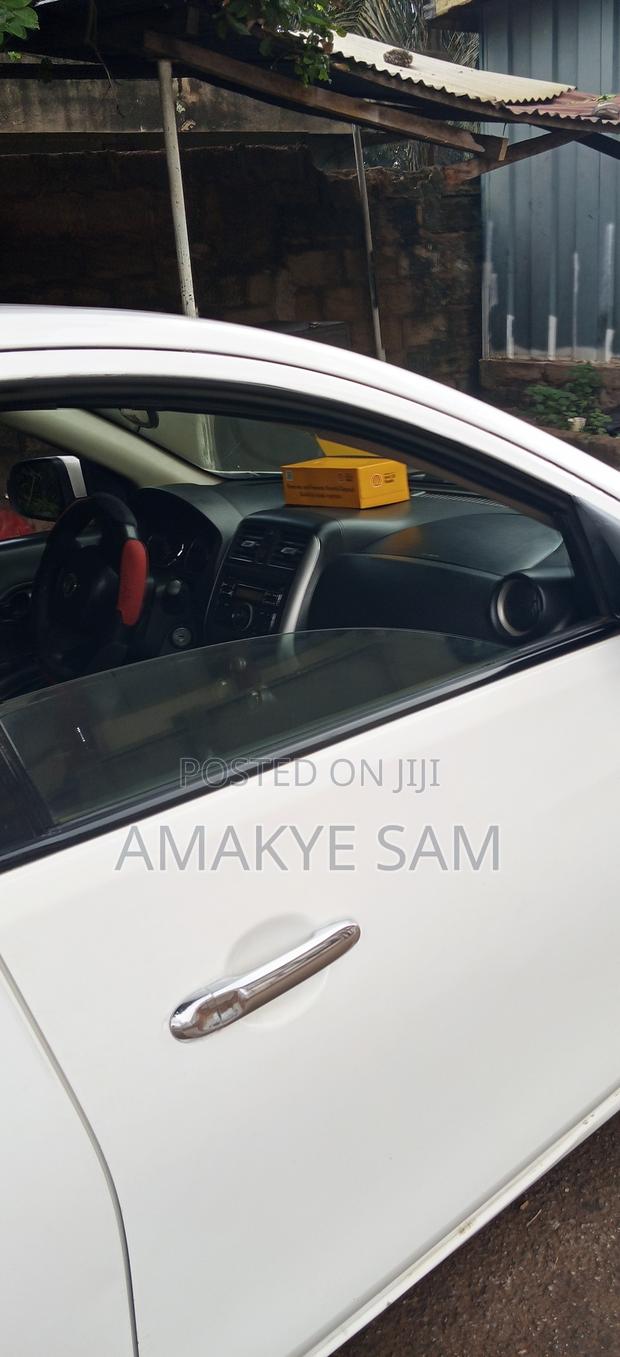 Nissan Versa 1.6 SV Sedan 2012 White