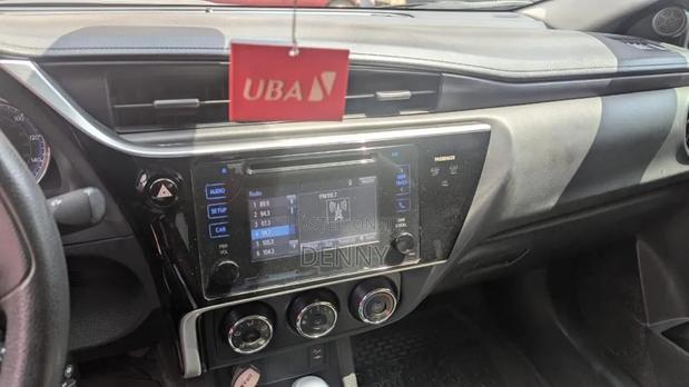 Toyota Corolla L 4dr Sedan (1.8L 4cyl CVT) 2017 Gray