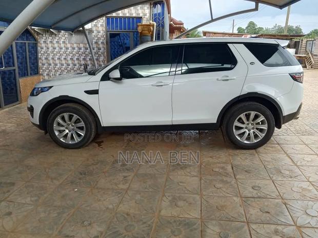 Land Rover Discovery HSE Luxury Diesel 4x4 2017 White