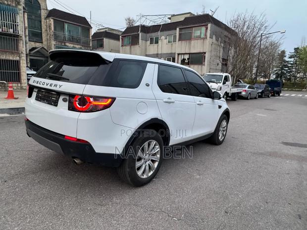 Land Rover Discovery HSE Luxury Diesel 4x4 2017 White