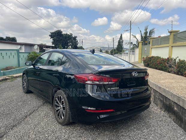 Hyundai Elantra 2018 Black