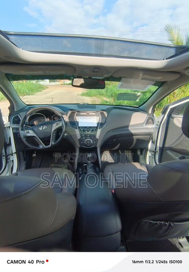 Hyundai Santa Fe SE AWD 2017 White