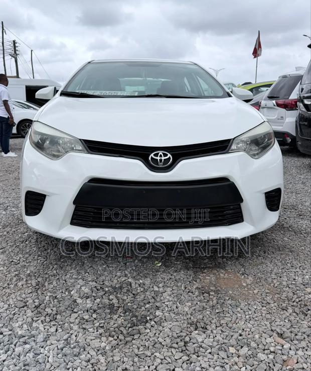 Toyota Corolla 2015 White