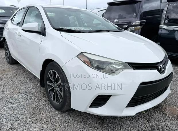 Toyota Corolla 2015 White
