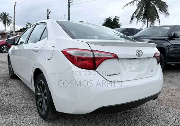 Toyota Corolla 2015 White