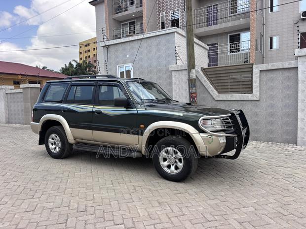 Nissan Patrol 2008 Green
