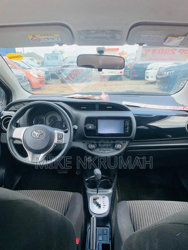 Toyota Vitz 2016 Brown