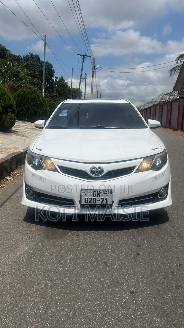 Toyota Camry SE Sport 4dr Sedan w/Prod. End 11/13 (2.5L 4cyl 6A) 2014