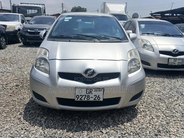 Toyota Vitz 2003 White