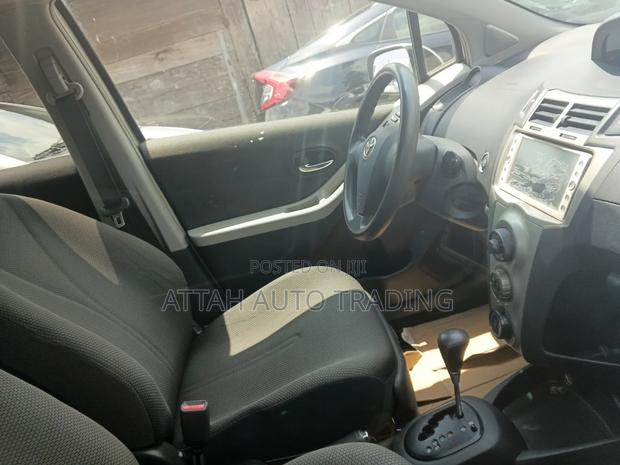 Toyota Vitz 2003 White