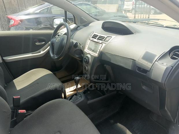 Toyota Vitz 2003 White