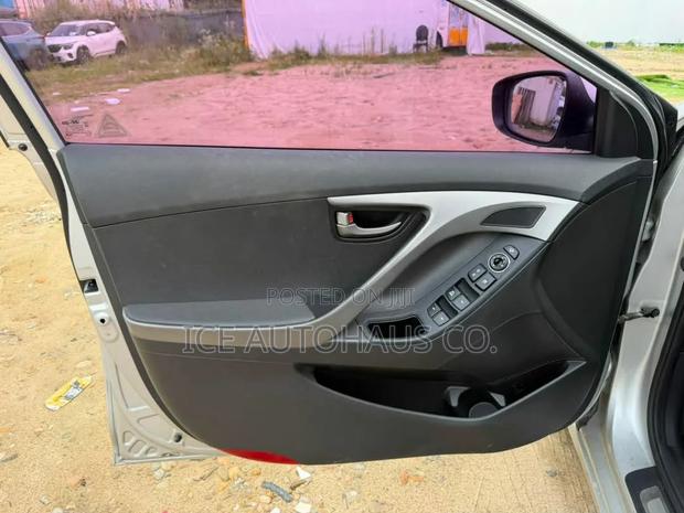 Hyundai Avante 2014 Silver