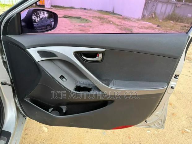 Hyundai Avante 2014 Silver
