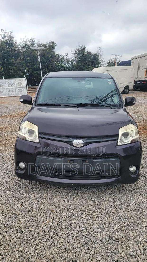 Toyota Sienta 2015 Gray