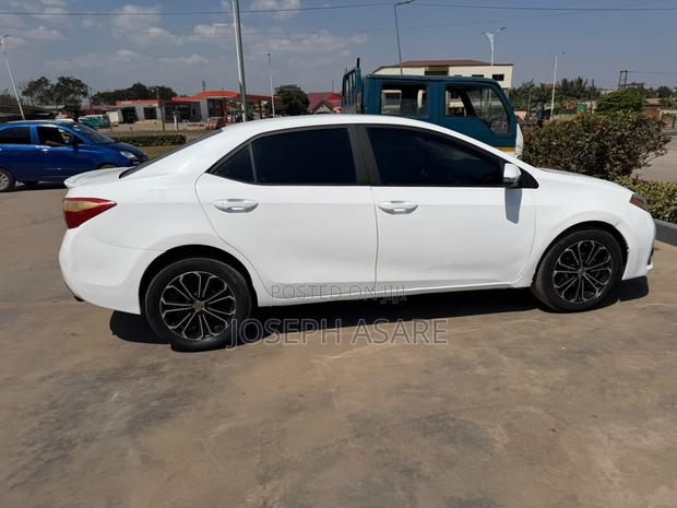 Toyota Corolla 2014 White
