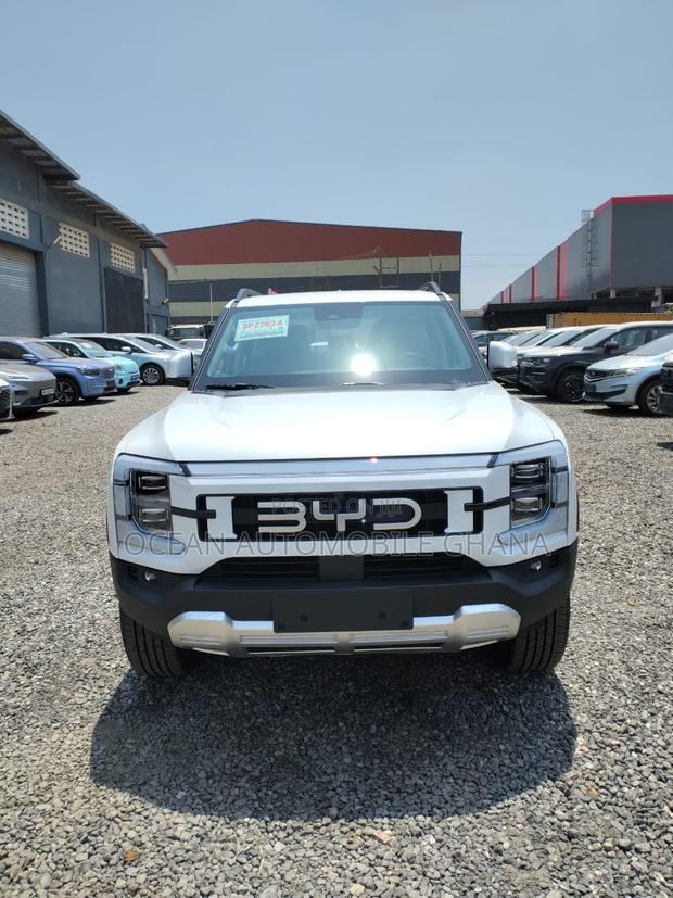 New BYD Shark 6 Shark Pickup 2026 White