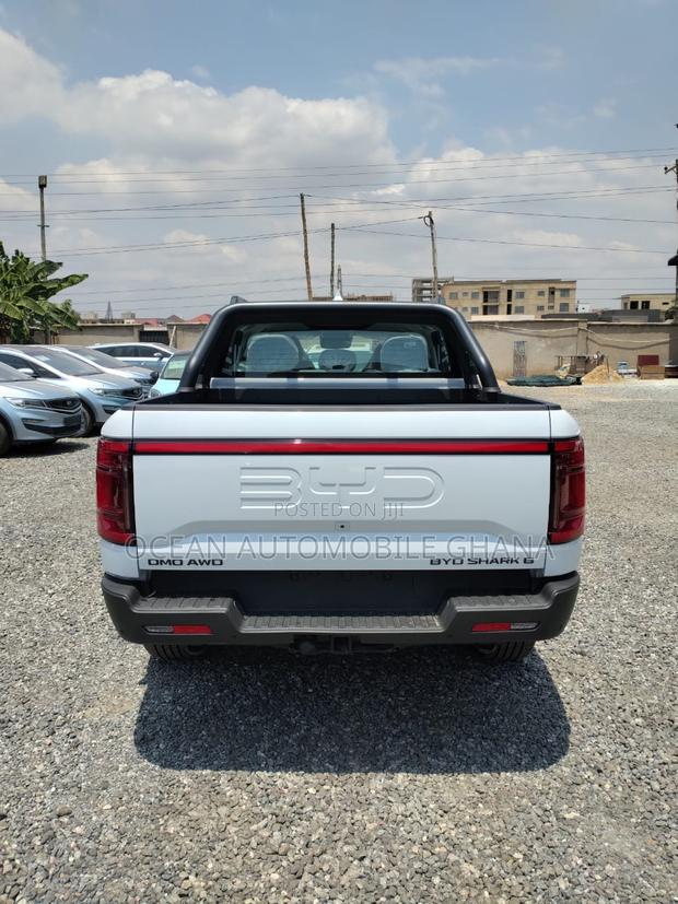 New BYD Shark 6 Shark Pickup 2026 White