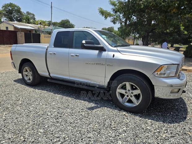 Dodge RAM 2012 Silver
