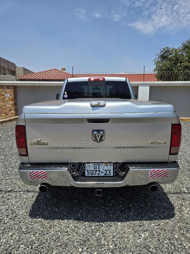 Dodge RAM 2012 Silver