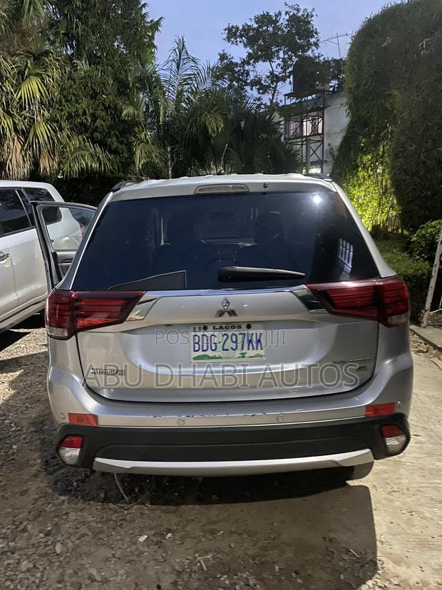 Mitsubishi Outlander 2016 Silver