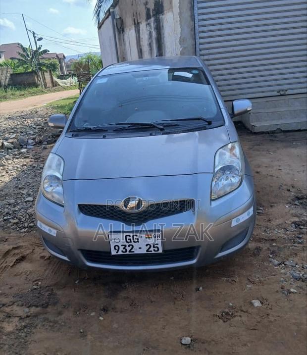 Toyota Vitz 1.3 AWD 3dr 2010 Silver