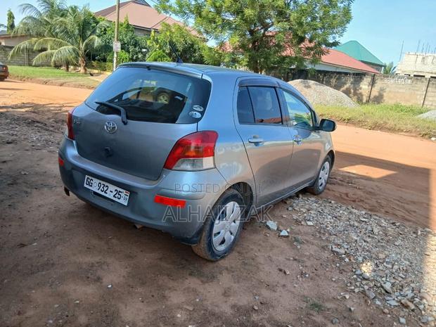 Toyota Vitz 1.3 AWD 3dr 2010 Silver