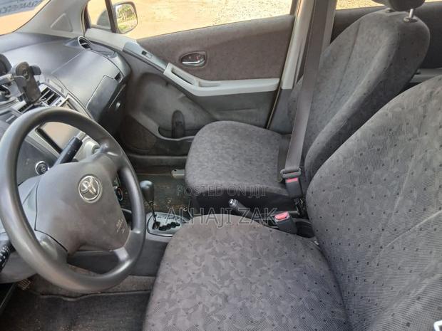 Toyota Vitz 1.3 AWD 3dr 2010 Silver