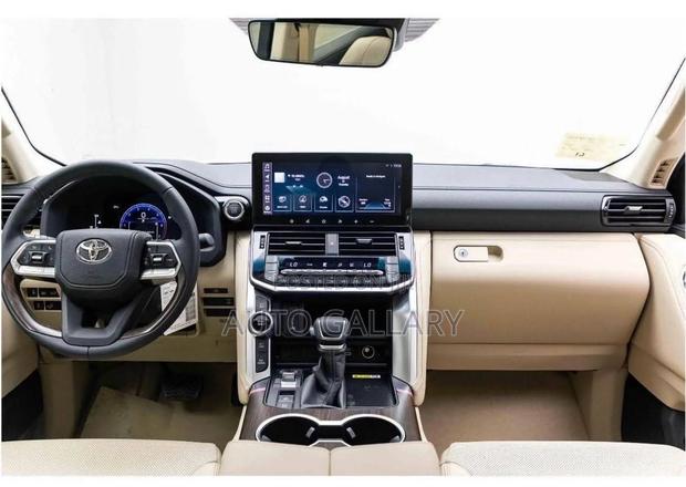 New Toyota Land Cruiser LC300 2025 Gray