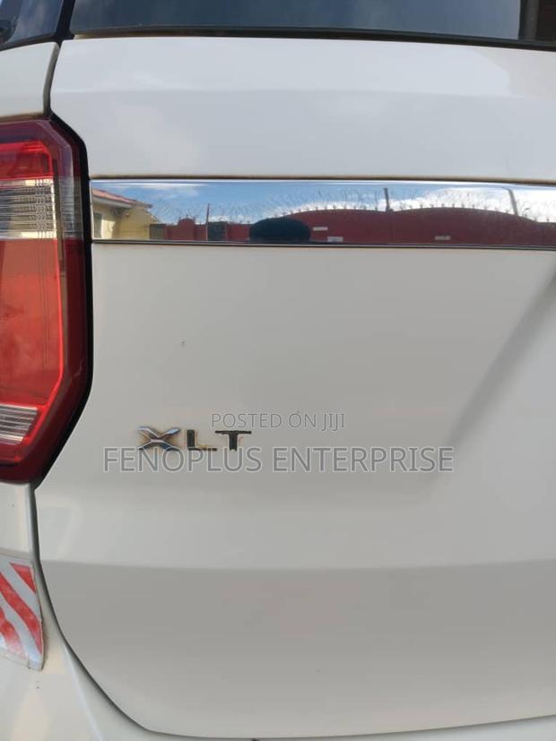 Ford Explorer XLT 4dr SUV (3.5L 6cyl 6A) 2016 White