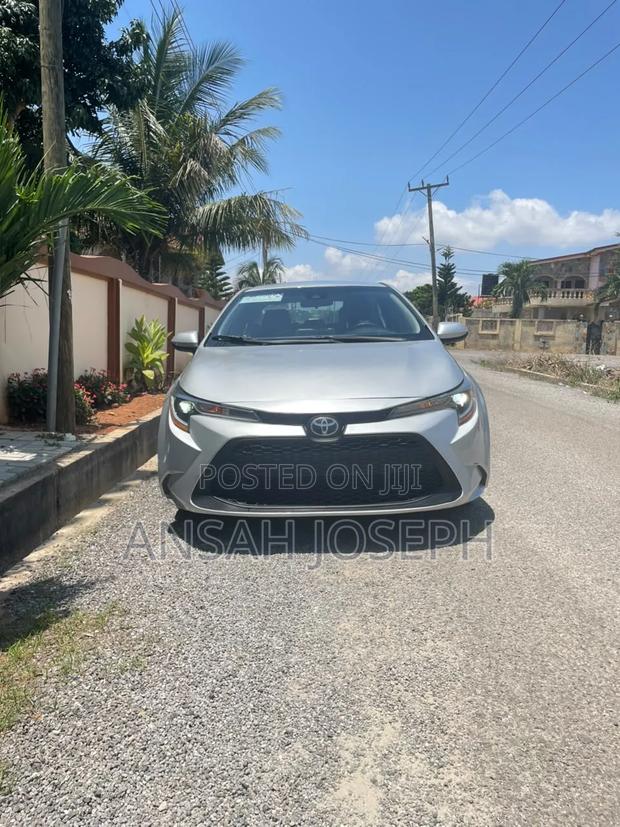 Toyota Corolla LE 2020 Silver