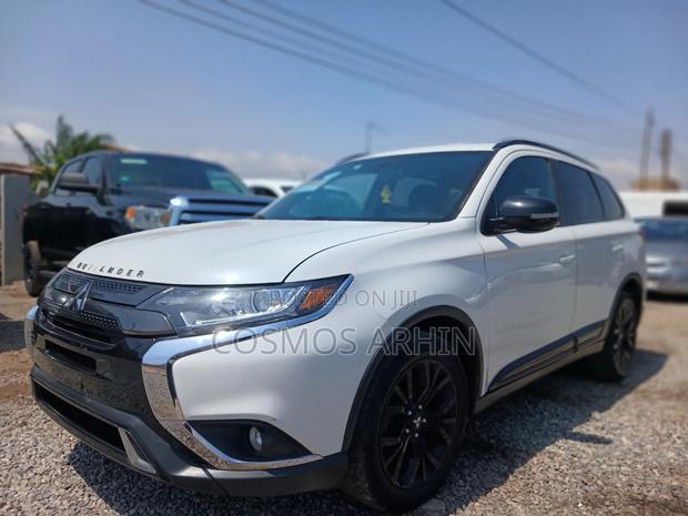 Mitsubishi Outlander 2020 White