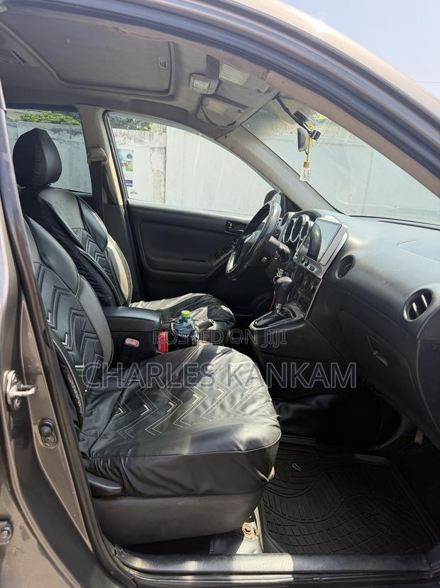 Pontiac Vibe 2008 Gray
