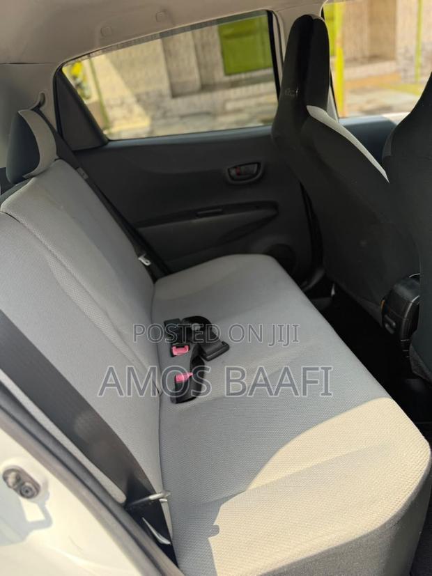 Toyota Vitz 2011 White