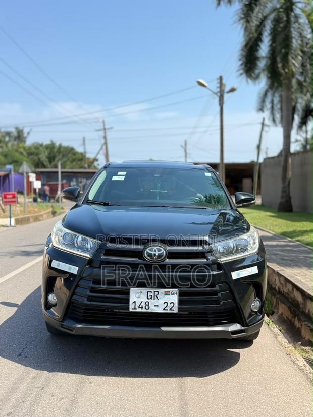 Toyota Highlander SE 4x2 V6 (3.5L 6cyl 8A) 2017 Black