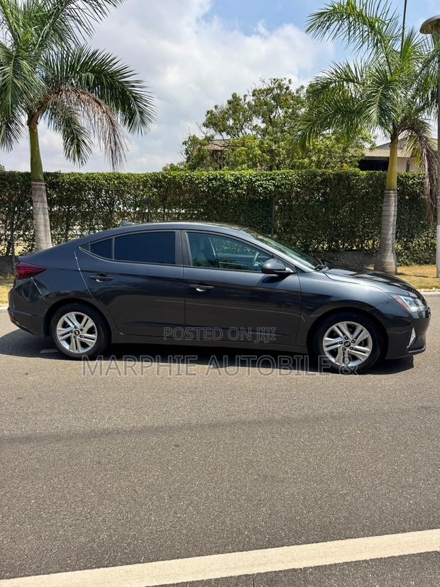 Hyundai Elantra SEL 2020 Gray