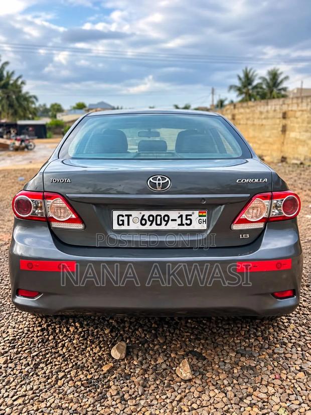 Toyota Corolla L 4dr Sedan (1.8L 4cyl 4A) 2015 Gray