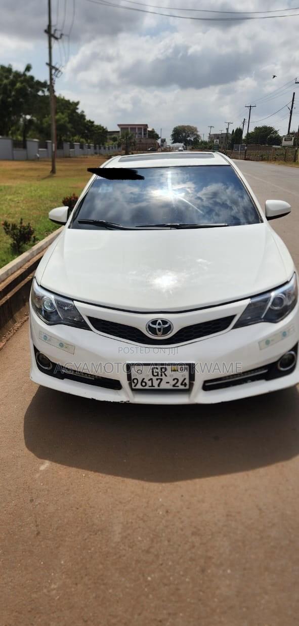 Toyota Camry SE 4dr Sedan (2.5L 4cyl 6A) 2013 White