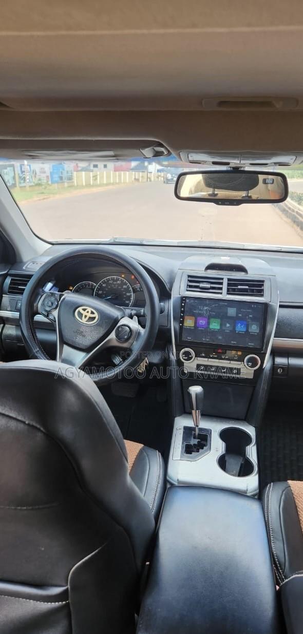 Toyota Camry SE 4dr Sedan (2.5L 4cyl 6A) 2013 White