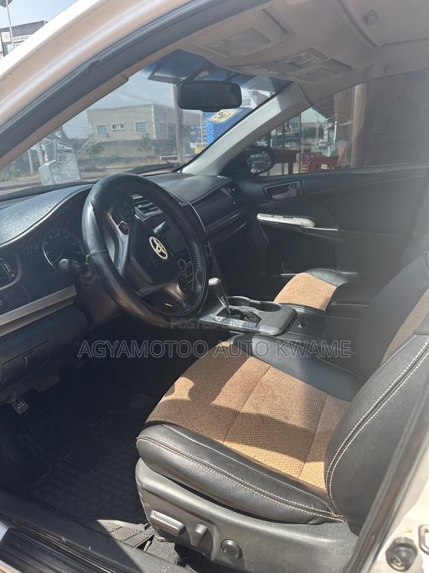 Toyota Camry SE 4dr Sedan (2.5L 4cyl 6A) 2013 White
