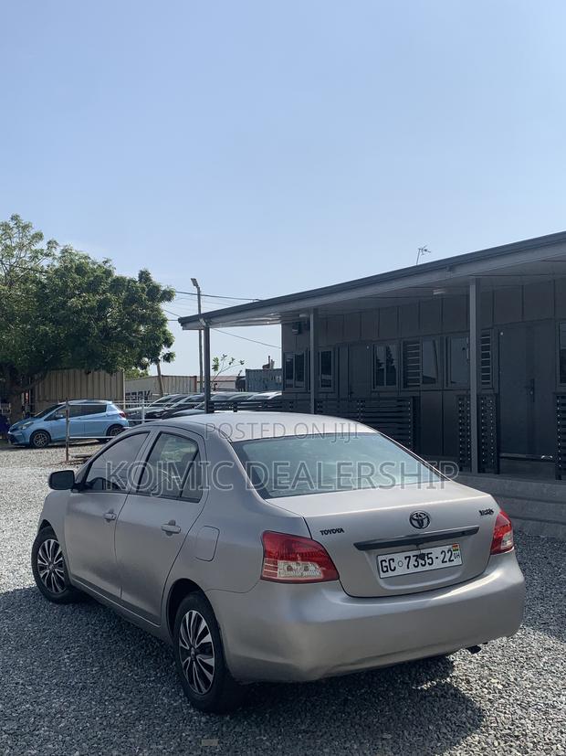 Toyota Yaris 2010 Gray