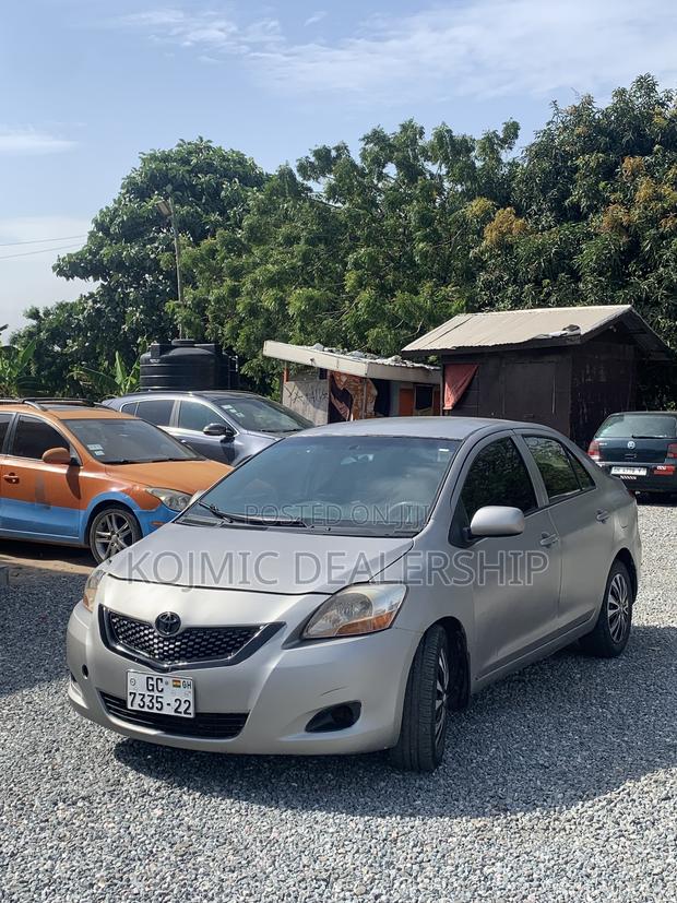 Toyota Yaris 2010 Gray