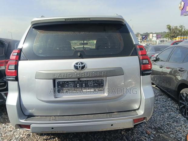 Toyota Land Cruiser Prado 2019 Silver