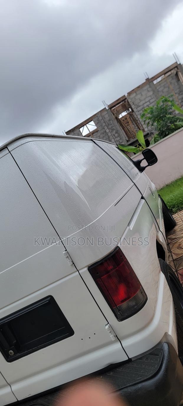 Ford E-250 2012 White